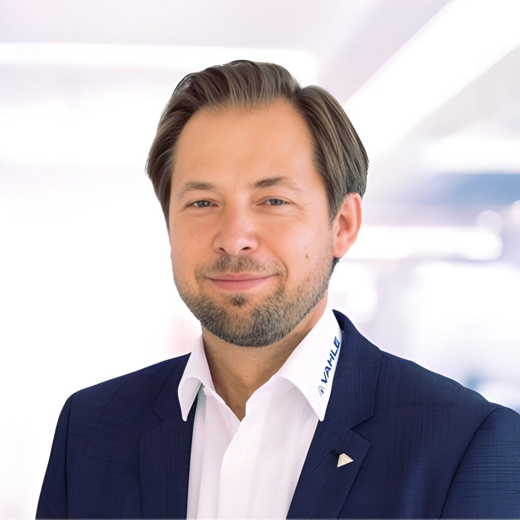 Ports move from electrification to intelligent automation