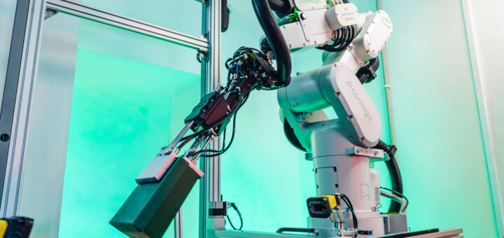 Why shoeboxes are testing the limits of warehouse robots